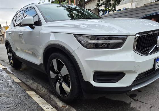 VOLVO XC40 2.0 T5 GASOLINA MOMENTUM AWD GEARTRONIC VOLVO XC40 2.0 T5 GASOLINA MOMENTUM AWD GEARTRONIC